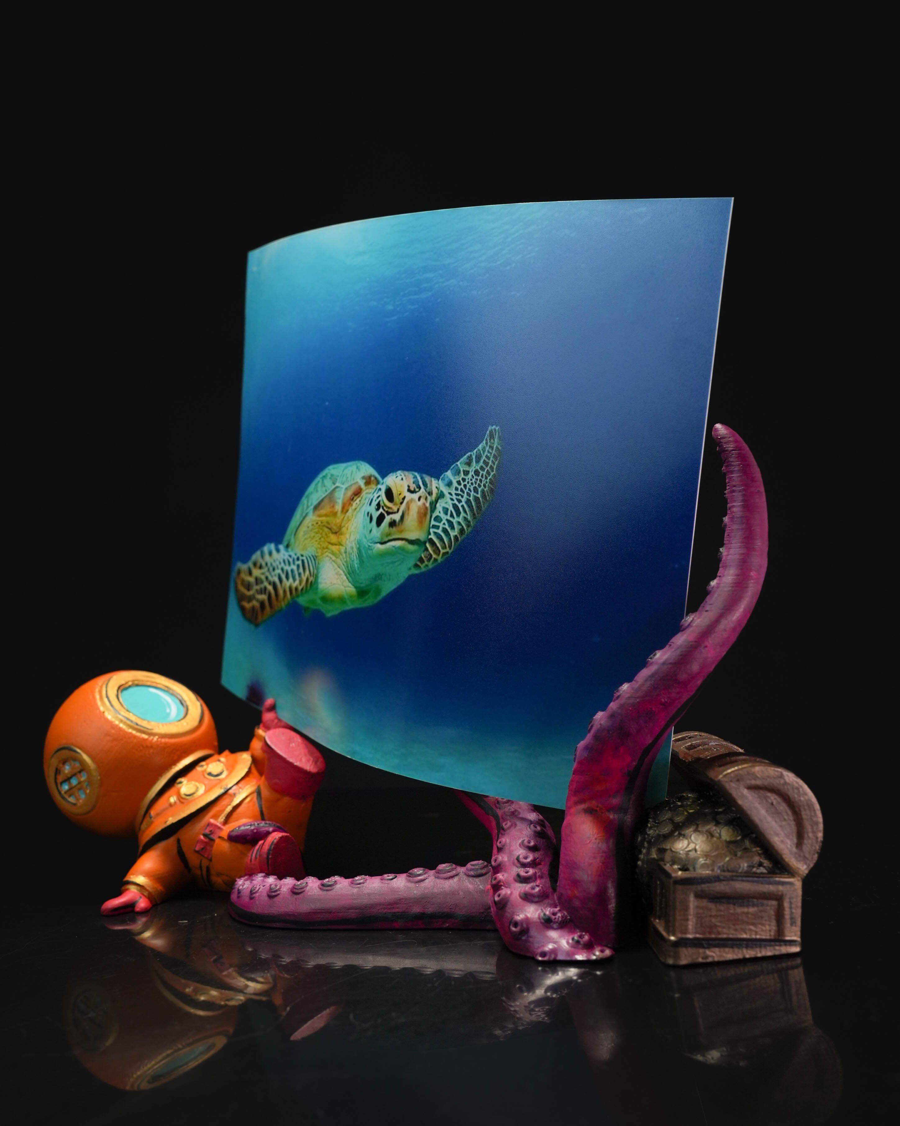 Deep Diver Photo Holder - view 3