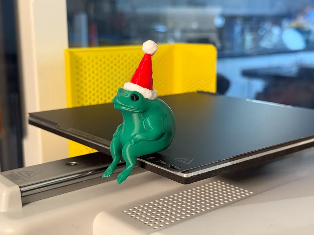 Santa Hat Frog Shelf Sitter